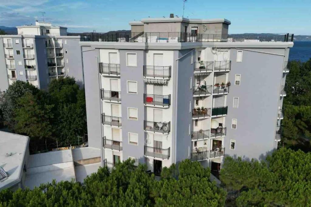 Appartamento Luxury Vista Mare Per 6 Persone A マリーナ・ジュリア エクステリア 写真
